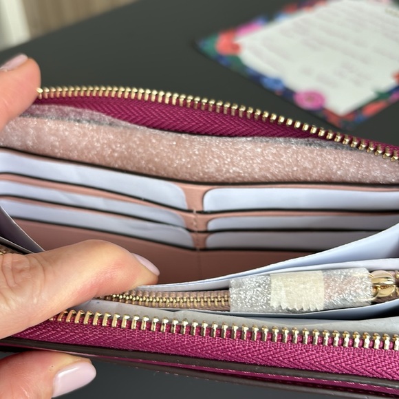 NWTs Kate Spade Wallet - Picture 5 of 6
